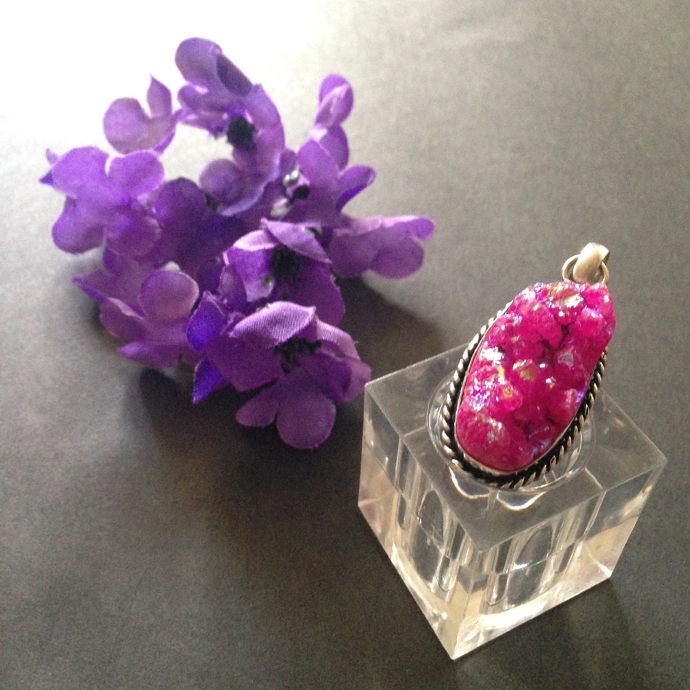 New🍒🍒Vintage Dark Pink Sterling Silver Pendant